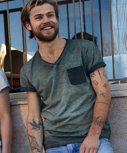 Koszulka V-neck z kieszonką - melanż